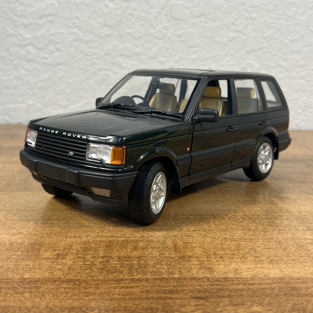 Auto Art Range Rover 4.6 HSE - Off Road Division 1:18 Green